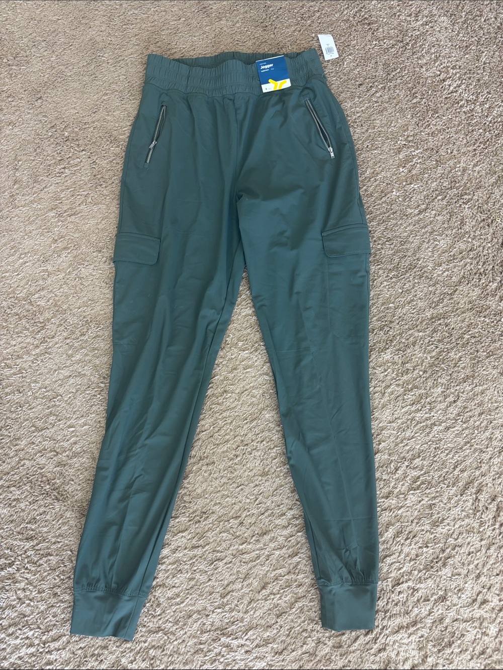 Sleek tech jogger nwt